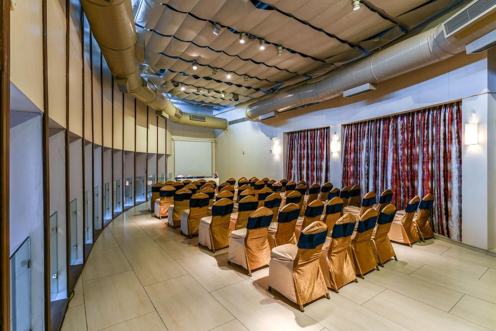 Hotel The Regale By Tunga Bombay Exterior foto