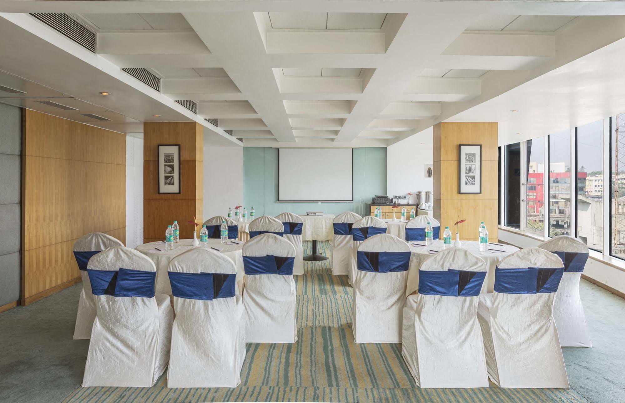 Hotel The Regale By Tunga Bombay Exterior foto
